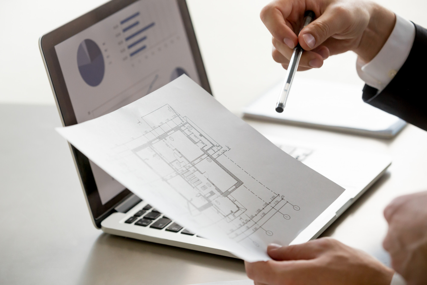 Phase II of the investment process: where do risks that may delay the investment arise?